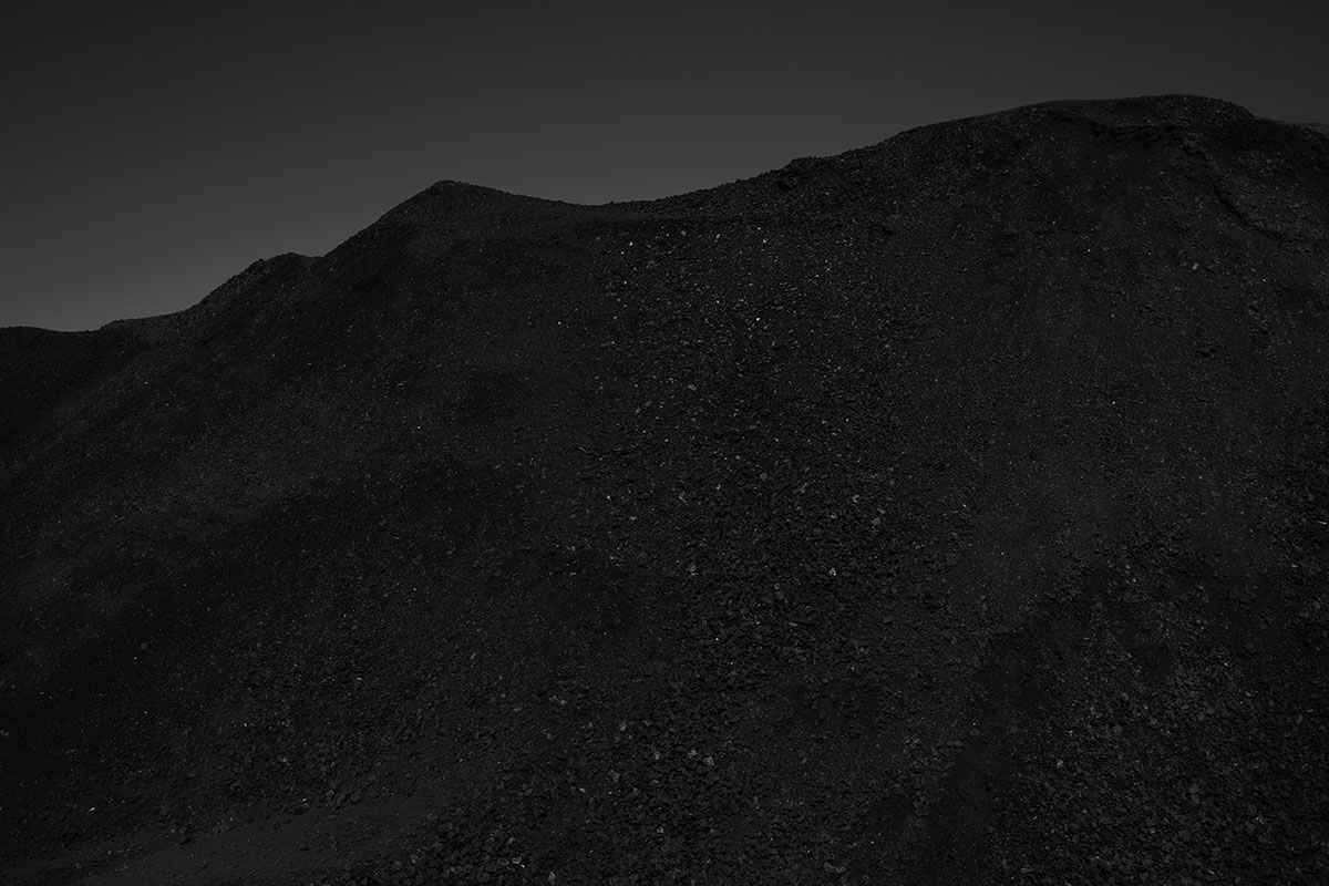 Dark Mountain 002, Inkjet print, 1200mm×1800mm, 2020