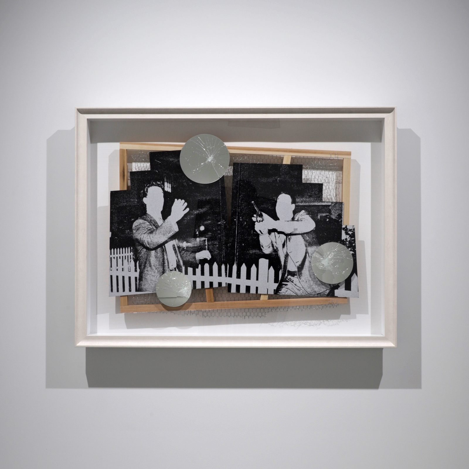 Human Disaster　ミクスドメディア、パネル　1013 x 1353 x 105ｍｍ