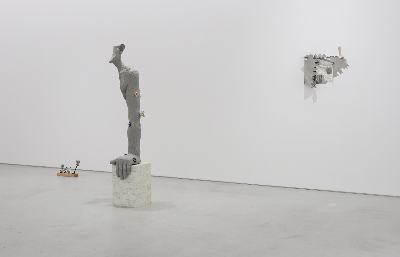 《Danger》h140×w160×d160mm, ceramic, 2025